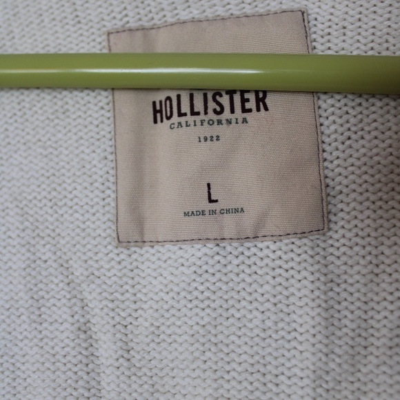 Collegiate Letterman Retro Style Cheerleader Knit Cardigan from Hollister - Picture 2 of 4